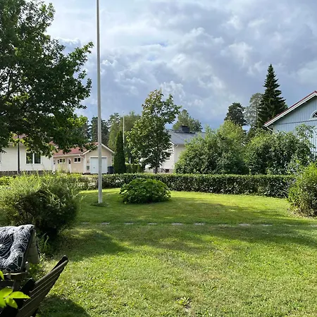 Viehaettaevae Talo Maentaessae. Holiday home *